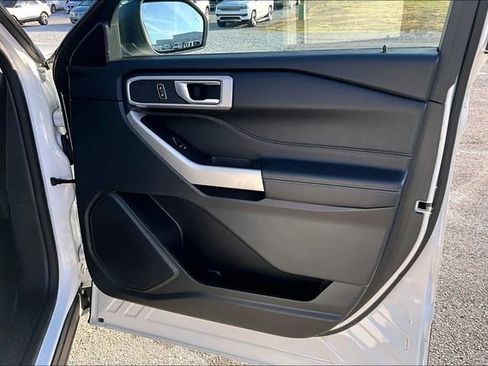 Used 2024 Ford Explorer XLT w/ Equipment Group 202A image 24