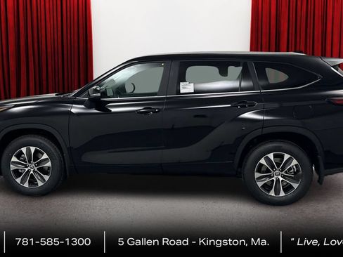 Certified 2024 Toyota Highlander XLE AWD/4WD image 8