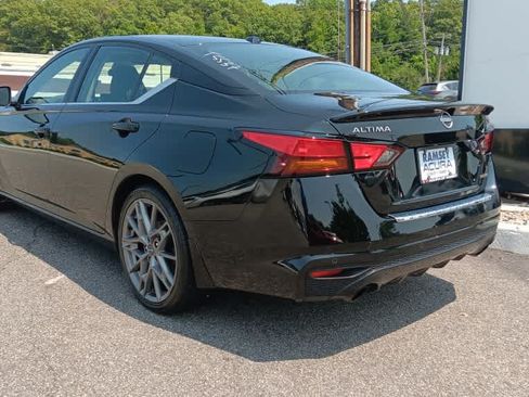 Used 2023 Nissan Altima 2.0 SR FWD image 3