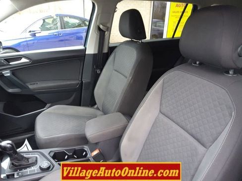 Used 2019 Volkswagen Tiguan S image 17