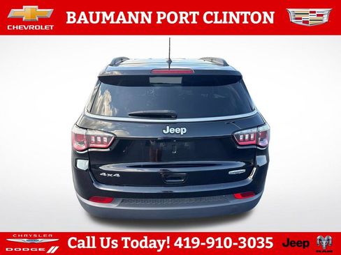 Used 2018 Jeep Compass Latitude w/ Cold Weather Group AWD/4WD image 6