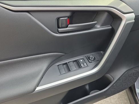 Used 2025 Toyota RAV4 LE AWD/4WD image 14