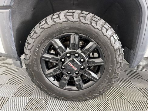 Used 2024 GMC Sierra 2500 AT4 w/ AT4 Premium Plus Package AWD/4WD image 9