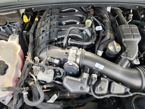 Used 2025 Jeep Grand Cherokee 4WD image 34