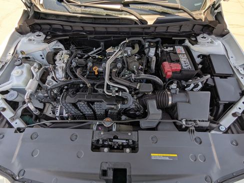 Used 2025 Nissan Altima 2.5 SV FWD image 34