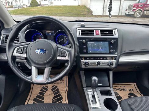 Used 2016 Subaru Outback 2.5i Premium image 15