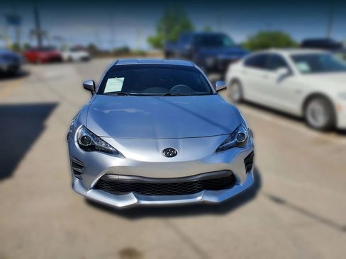 Used 2017 Toyota 86 image 13