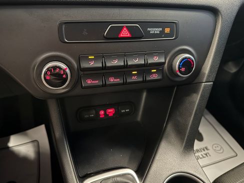 Used 2018 Kia Sportage LX AWD/4WD image 15