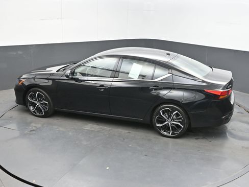 Used 2024 Nissan Altima 2.5 SR FWD image 33