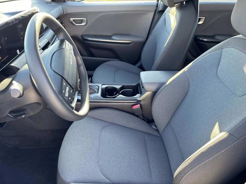 New 2025 Kia K4 LXS image 19