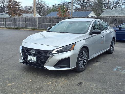 Used 2024 Nissan Altima 2.5 SV image 29