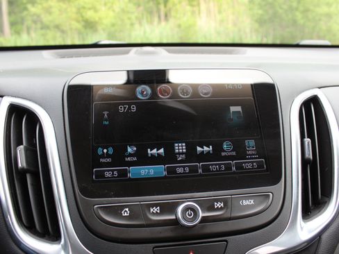 Used 2018 Chevrolet Equinox LT w/ Sun & Infotainment Package AWD/4WD image 27