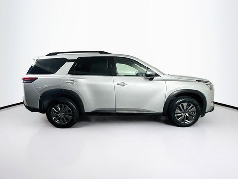 Used 2025 Nissan Pathfinder SV FWD image 10