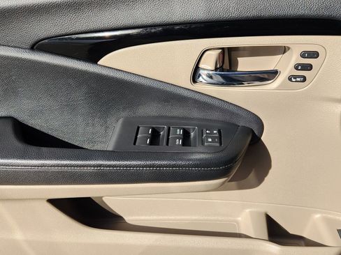 Used 2016 Honda Pilot Touring image 26