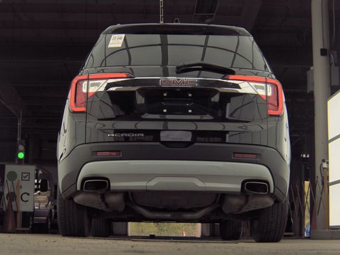 Used 2022 GMC Acadia SLE w/ Driver Convenience Package FWD image 10