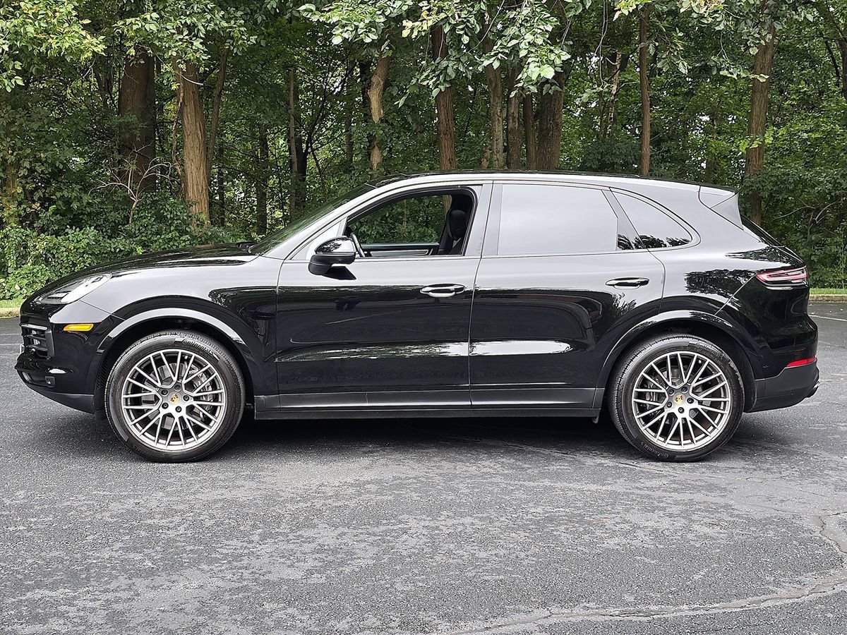 Used 2023 Porsche Cayenne Platinum Edition AWD/4WD image 3