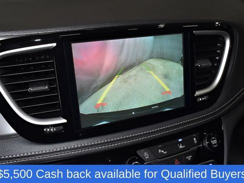 New 2026 Chrysler Pacifica Select w/ S Appearance Package FWD image 17