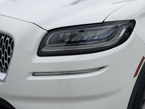 Used 2023 Lincoln Nautilus Reserve FWD image 9