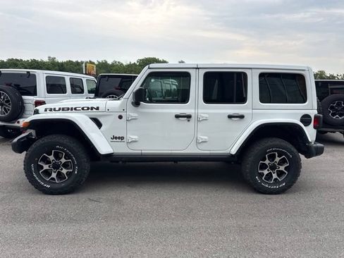 Used 2023 Jeep Wrangler Unlimited Rubicon w/ Cold Weather Group AWD/4WD image 7