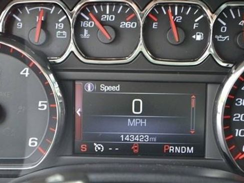 Used 2015 GMC Sierra 1500 SLE w/ SLE Value Package AWD/4WD image 18