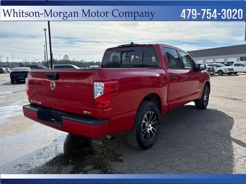 Used 2022 Nissan Titan SV image 5