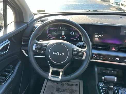 Used 2025 Kia Sportage EX image 20