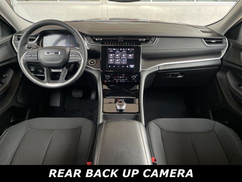 Used 2023 Jeep Grand Cherokee Laredo w/ MOPAR Finishing Package image 4