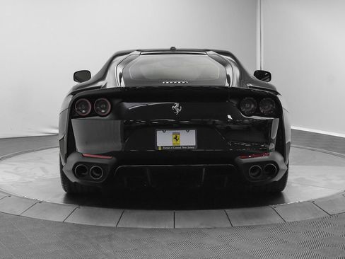 Used 2018 Ferrari 812 Superfast RWD image 6