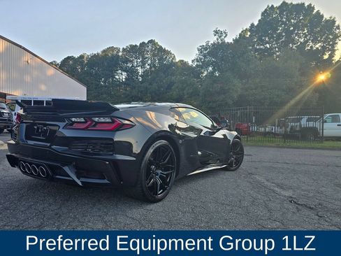 Used 2024 Chevrolet Corvette Z06 RWD image 2