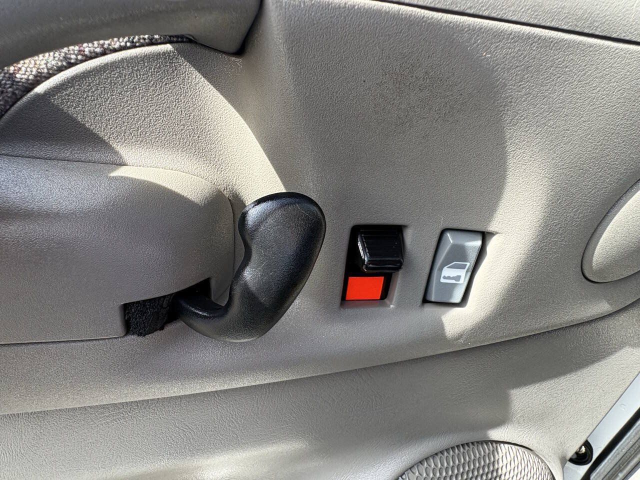 Used 2003 Chevrolet Astro Passenger AWD image 29