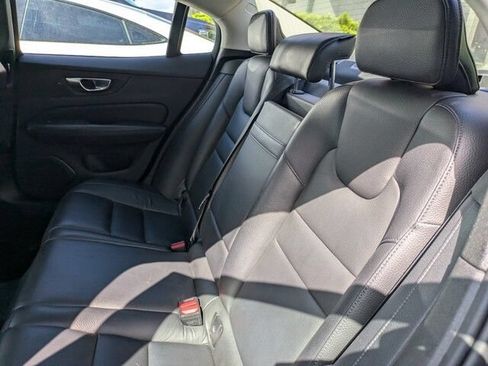 Used 2022 Volvo S60 B5 Inscription AWD/4WD image 17