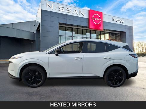 New 2025 Nissan Murano SV image 9