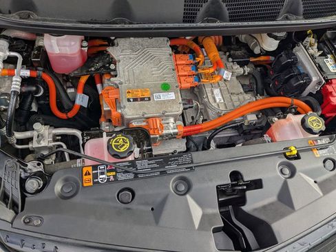 Used 2020 Chevrolet Bolt Premier w/ Infotainment Package image 38