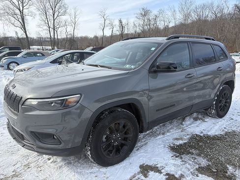 Used 2023 Jeep Cherokee Altitude Lux w/ Lux Elite Package image 2