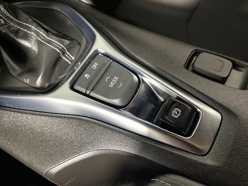 Used 2021 Chevrolet Camaro LT image 28