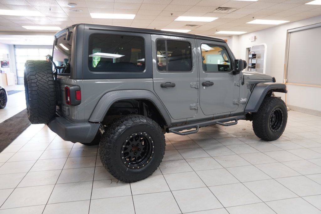 Used 2018 Jeep Wrangler Unlimited Sport AWD/4WD image 10