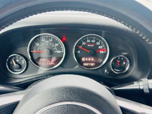 Used 2018 Jeep Wrangler Rubicon AWD/4WD image 40