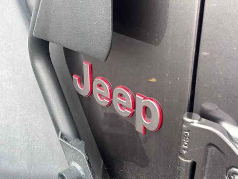 Used 2019 Jeep Wrangler Unlimited Rubicon AWD/4WD image 35