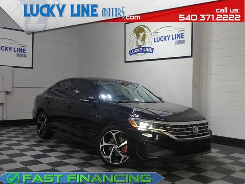 Used 2020 Volkswagen Passat 2.0T R-Line FWD image 1