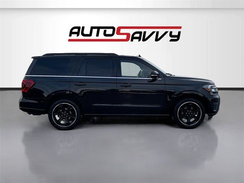 Used 2023 Ford Expedition Limited image 8