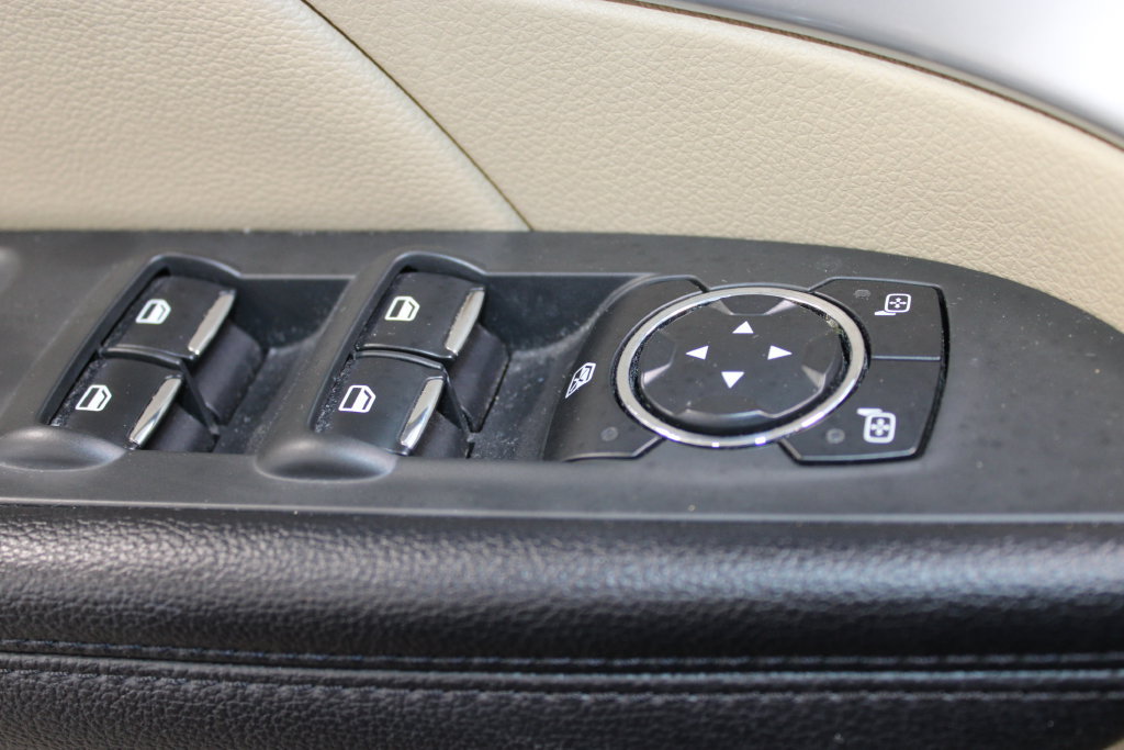 Used 2017 Ford Explorer XLT w/ Equipment Group 202A FWD image 40