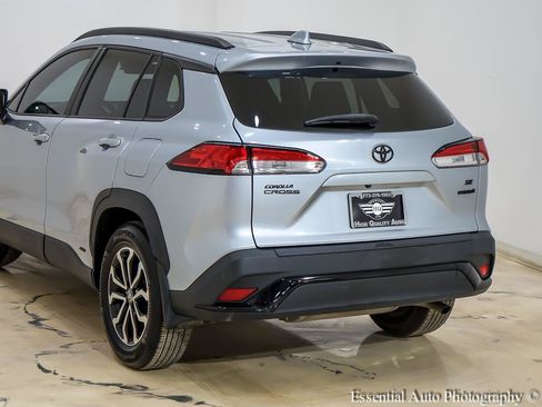 Used 2023 Toyota Corolla Cross AWD Hybrid image 9