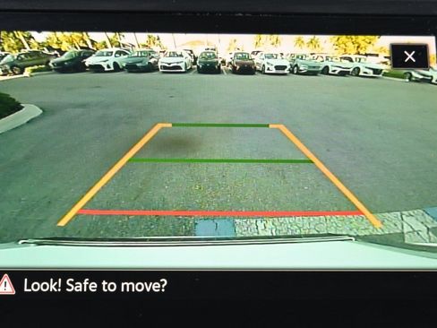 Used 2022 Volkswagen Tiguan SE image 28