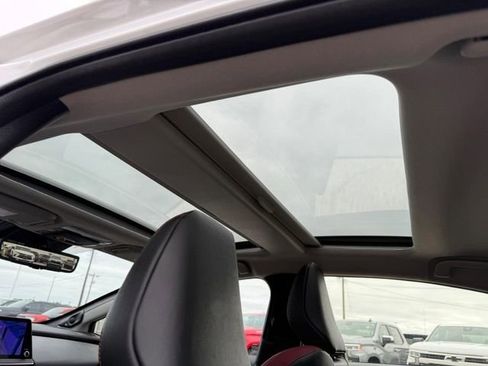 Used 2024 Toyota Prius Prime Premium w/ Advanced Technology Package FWD image 11