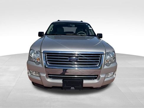 Used 2007 Ford Explorer XLT AWD/4WD image 2
