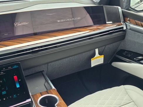 New 2026 Cadillac Escalade Platinum Sport AWD/4WD image 20