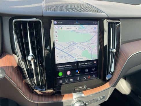 Certified 2023 Volvo XC60 B5 Plus w/ Climate Package image 22