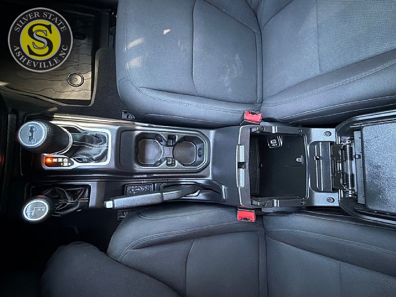 Used 2019 Jeep Wrangler Unlimited Sahara w/ LED Lighting Group AWD/4WD image 23