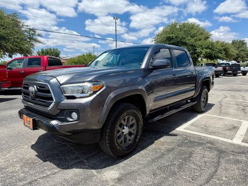 Used 2018 Toyota Tacoma SR5 AWD/4WD image 7