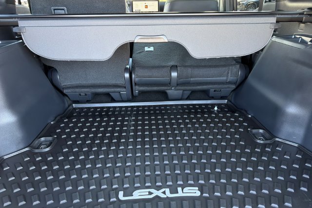 Used 2025 Lexus GX 550 AWD/4WD image 18